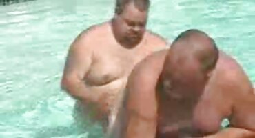 মাতাল ছেলে ও ভিডিও সেক্স এইচডি মা সোফায় কাঁপছে।