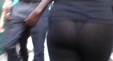 প্রফেসরের ছেলে সৎ মা এবং ছাত্র কাটিয়া সেক্সি বিএফ এইচডি রদ্রিগেজকে চুদছে।