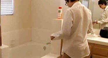 দৃঢ় সদস্যদের সঙ্গে একটি এইচডি বিএফ সেক্সি লম্পট কুত্সা শাস্তি