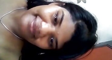 অ্যাশোল স্টেলা তার ভাইয়ের নোংরা শিশ্নের উপর সেক্সি বিএফ এইচডি বসে আছে।