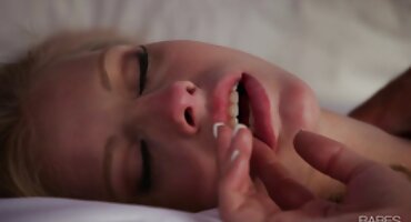 পনেরো সেক্স ভিডিও ফুল এইচডি বেশ্যার সাথে বেলেল্লাপনা ছিল।