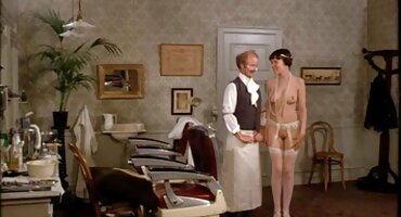 দোস্ত একটি ফুল এইচডি সেক্স ভিডিও ছানাকে ব্ল্যাকমেইল করে এবং তার বোনের বন্ধুকে চুদে।