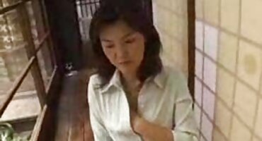 একজন প্রতিভাধর ছাত্র একজন সদস্যকে একজন এইচডি সেক্স ভিডিও পরিপক্ক শিক্ষকের গুদে সংযুক্ত করেছে।