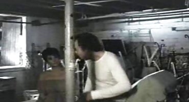 রেডহেড এলা হিউজ এইচডি বিএফ সেক্সি একটি টহল গাড়িতে সার্জেন্ট মন্টগোমারিকে চুদছে।