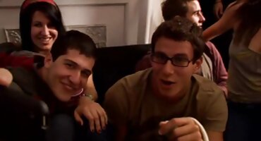 বুথে সেক্সি বিএফ এইচডি পর্ন দেখার পরামর্শ দেওয়া হয়।