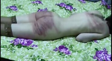 একটি সেক্স ভিডিও এইচডি ফুল বাদামী কেশিক মহিলা একটি ম্যাসেজ থেরাপিস্টের জন্য অপেক্ষা করছে