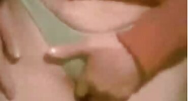 একটি দুশ্চরিত্র বাদামী কেশিক মহিলা তার বোনের সেক্স ভিডিও ফুল এইচডি বাগদত্তার সাথে বিছানায় আরোহণ করলেন