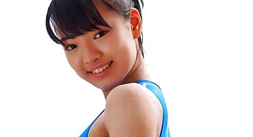 ফ্রেশম্যান মাশা বয়ফ্রেন্ড টিমাকে বাংলা এইচডি সেক্স ভিডিও প্যারেন্টাল বিছানায় দেয়।