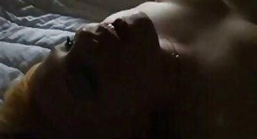 সিলিকন স্তন সহ বার্বি নিউ সেক্স এইচডি ভিডিও একটি পর্ণ ঢালাই তার গাধা টেনে