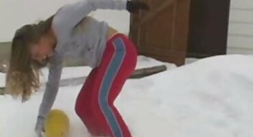 সাক্ষাতের পর এইচডি সেক্স ভিডিও প্রথম ঘন্টায় তার পা ছড়িয়ে দিন