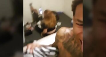 একটি পিম্পলি পাছা সঙ্গে একটি কালো চামড়ার মহিলার এইচডি নিউ সেক্স ভিডিও সরু গুদে লিঙ্গ ঠেলে দেয়