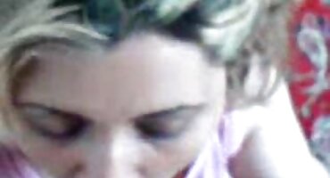 স্টকিংস দীর্ঘ পা সঙ্গে একটি দুশ্চরিত্রা প্রস্রাব পান করতে এবং পাছায় খোঁচা দিতে ভালোবাসে এইচডি সেক্স ভিডিও