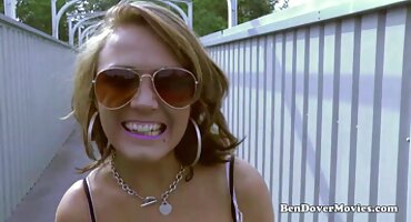 শৃঙ্গাকার ছোট স্তনবিশিষ্ট ব্যালেরিনা ইভন তার পরামর্শদাতার সাথে ঠুং ঠুং সেক্স ভিডিও এইচডি শব্দ করছে।