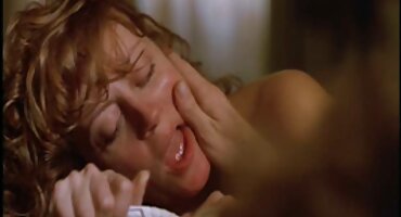 একটি অদ্ভুত মোটা মহিলা সেক্সি বিএফ এইচডি একটি লোককে বাড়িতে প্রবেশের জন্য আমন্ত্রণ জানিয়েছিল।