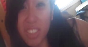 স্বর্ণকেশী মেয়ে