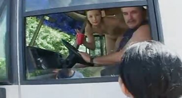 আমন্ত্রিত একটি লোভনীয় এইচডি সেক্স ভিডিও স্বর্ণকেশী