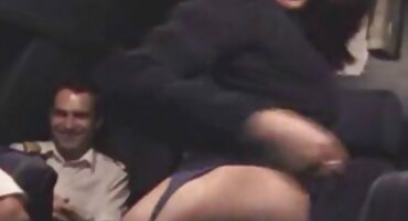 দারোয়ান একটি এইচডি সেক্স ভিডিও চিতাবাঘের উপর রাখা এবং কালো ব্যালেরিনা Tori Montana fucked