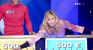 ঝামেলামুক্ত প্রতিবেশী বাংলা এইচডি সেক্স ভিডিও ফ্রাউ রান্নাঘরে বসে আছে