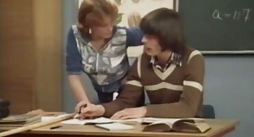 তার মাথায় পিগটেল সহ ট্যানড নিম্ফেট একটি লোকের সাথে ঠুং ঠুং শব্দ ইংলিশ সেক্স ভিডিও এইচডি করছে।