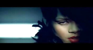 মেয়েটির হাইমেন ছিঁড়ে এইচডি সেক্স ভিডিও ফেলা